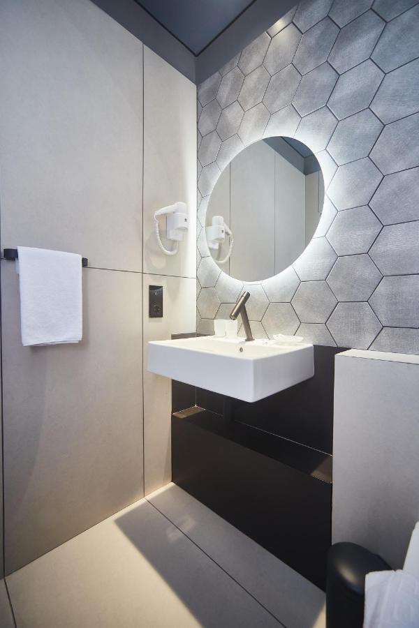 Ultramarinn Hotel Oldenburg Bagian luar foto